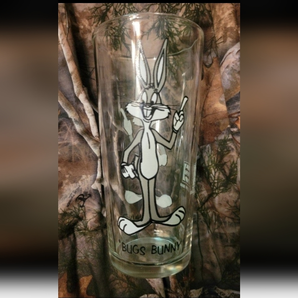 Pepsi Glass Bugs Bunny Looney Toons 1973